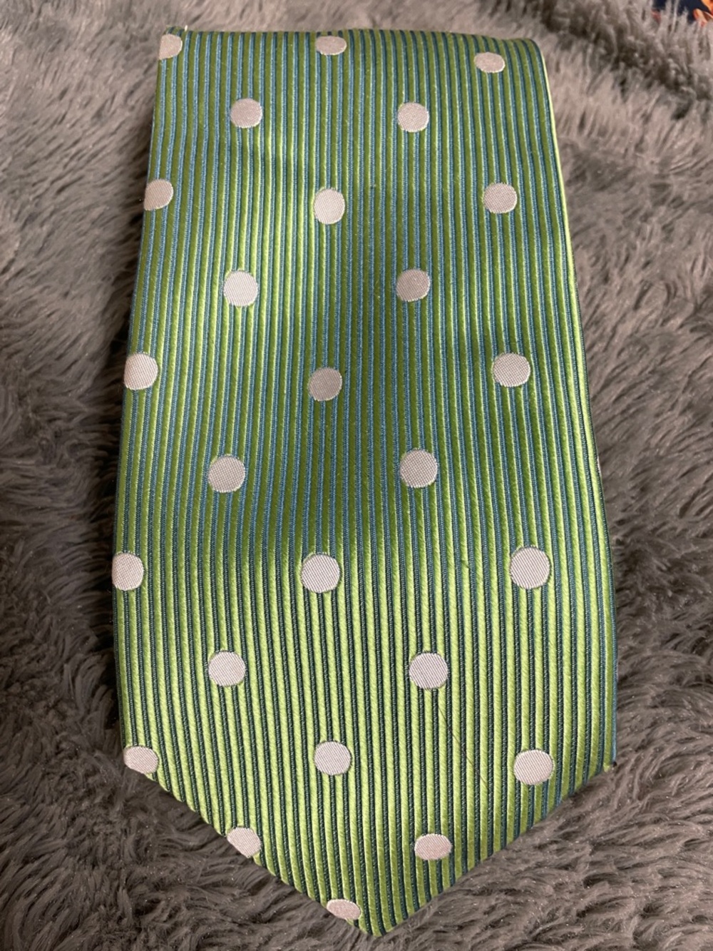 Rooster 100% silk Green Polka Dot Men's Tie - Classic Silk-Feel Accessory